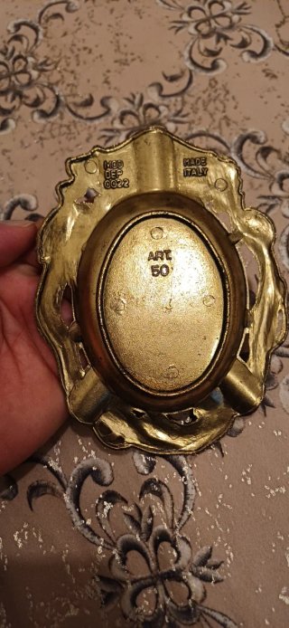 Cenicero Vintage Dragón Latón entriga en mano