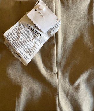 Pantalón de pinzas beige