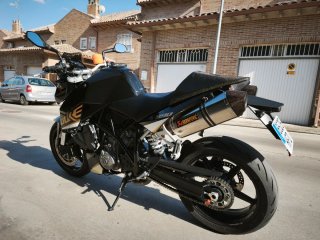 KTM 990 Super Duke 2011 Negra/Dorada