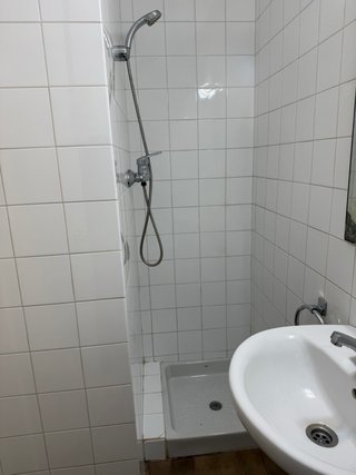 Alquiler de habitación con baño privado.