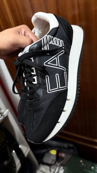 Zapatilla Emporio Armani Negra y Blanca