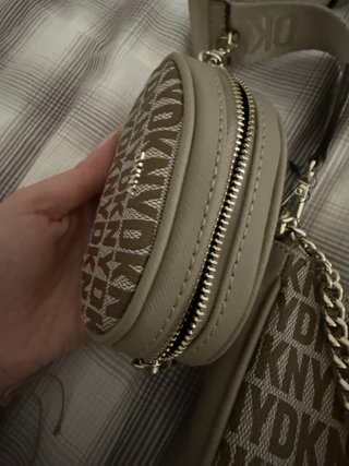 Bolso DKNY Marrón con Cadena Dorada