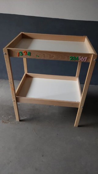Cambiador SNIGLAR haya/blanco de Ikea.