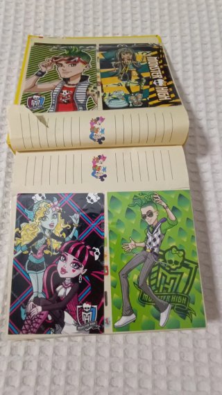 70 Tarjetas Monster High y álbum de regalo