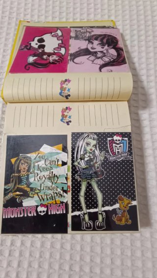 70 Tarjetas Monster High y álbum de regalo