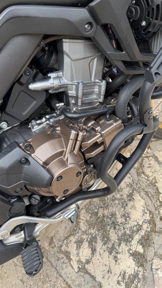 Honda CRF1000 Africa Twin Negra/Dorada