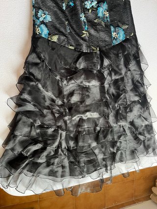Vestido fiesta negro con flores azules