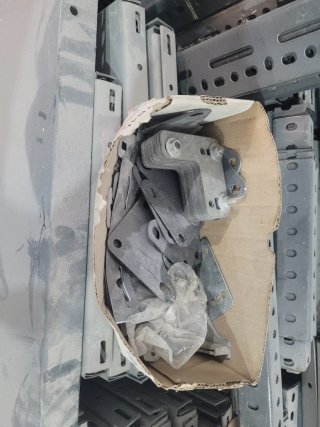 Baldas metálicas para estanterías