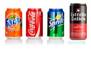 Latas de refresco y cervezano vacías