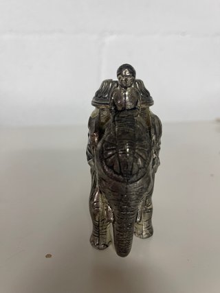 Portamecheros de metal con figura de elefante