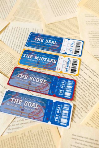 Pack 4 Marcapáginas Ticket Off Campus Briar Hawks