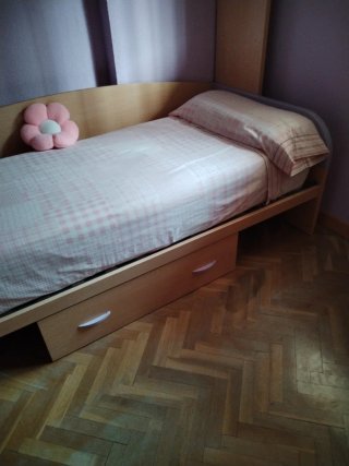 Cama juvenil con cajones