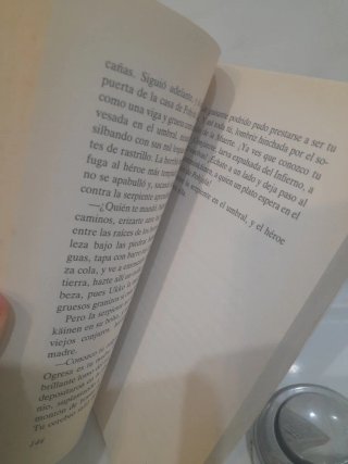 Libro Joaquín fernandez  allá donde la luna de oro
