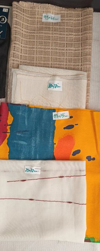 Mercería y manualidades: retales, botones, cintas.