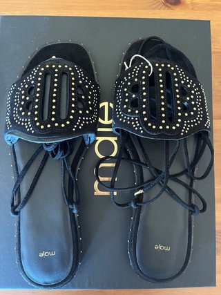 Sandalias Maje ante negro tachuelas