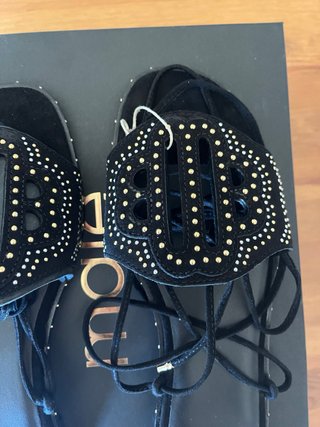 Sandalias Maje ante negro tachuelas