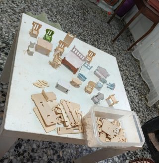 Muebles madera para casita muñecas