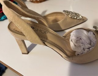 Sandalias ZAPSHOP tacón pedrería beige