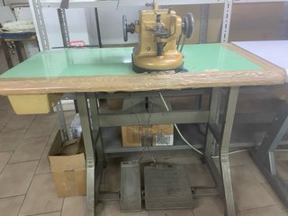 Pareja de Máquinas de coser peletería industrial