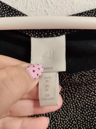 Camiseta de chica talla L de H&M.