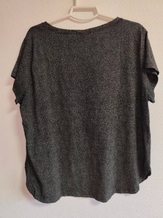 Camiseta de chica talla L de H&M.