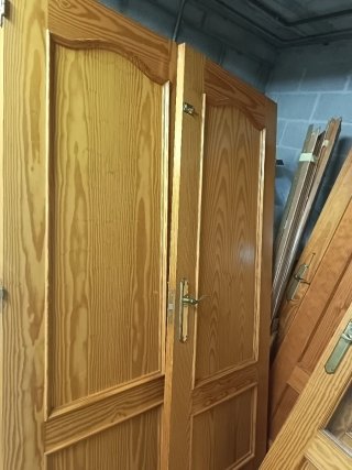 Puerta blindada con marco