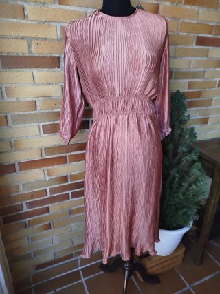 Vestido plisado rosa talla M Primark