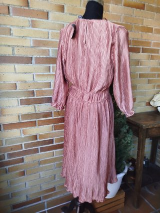 Vestido plisado rosa talla M Primark