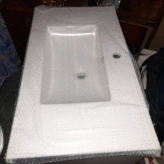 Mueble de baño lavabo y espejo nuevo