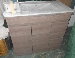 Mueble de baño lavabo y espejo nuevo