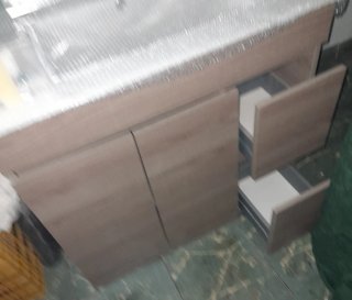 Mueble de baño lavabo y espejo nuevo