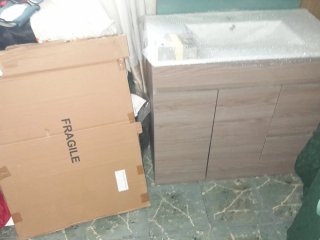 Mueble de baño lavabo y espejo nuevo