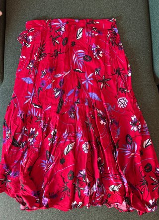 Falda larga floral roja