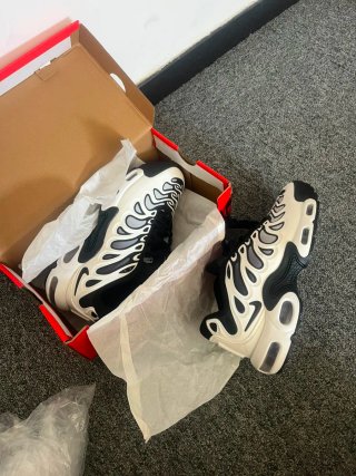 Nike Air Max TN Zapatillas Blancas y Negras