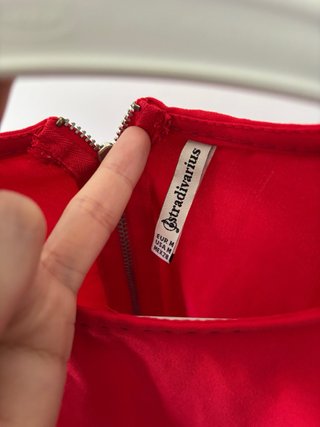 Blusa roja sin mangas