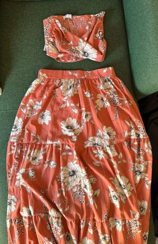 Conjunto Top Cruzado y Falda Maxi Floral Coral