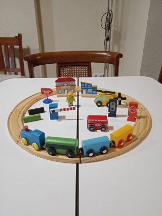 Tren de madera ciudad