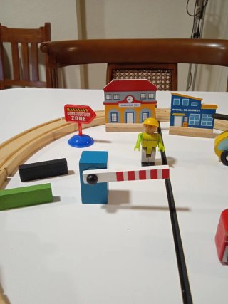 Tren de madera ciudad