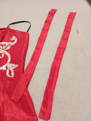 Top fiesta rojo con adornos