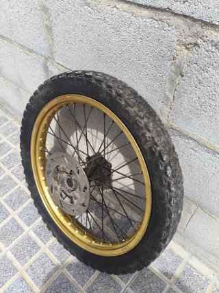 Rueda trasera Rieju RR con cubierta