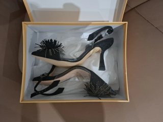Tacones MENBUR negros y plateados