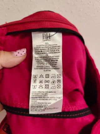 Falda de chica talla 36 de Pedro del Hierro.