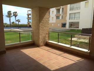 Apartamento de 2 dormitorios. Punta del Moral.