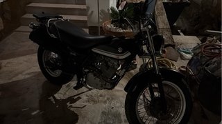 Suzuki 125 Naked Negra 2016