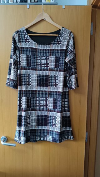 Lote 2 vestidos talla M a 2€ cada uno