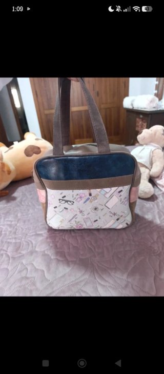 Bolso de mano con diseño de niña