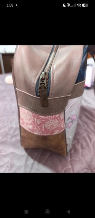 Bolso de mano con diseño de niña