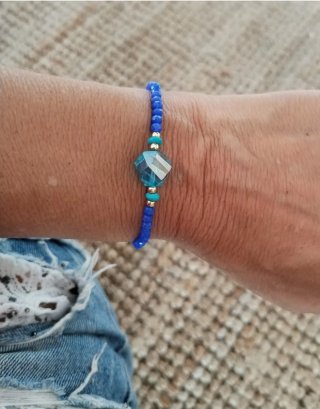 Pulsera elástica bolitas pequeñas. Por unidad 15€
