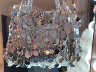 Borsa paillettes effetto metallico
