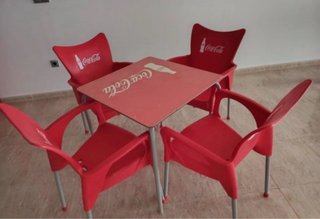 5  Mesas y 19 Sillas Coca-Cola Rojas